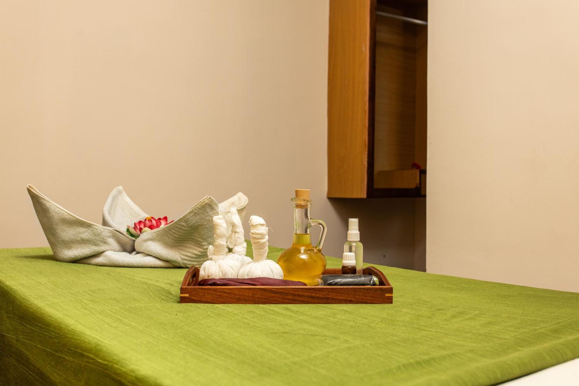 Thamel Hotel & Spa カトマンズ エクステリア 写真