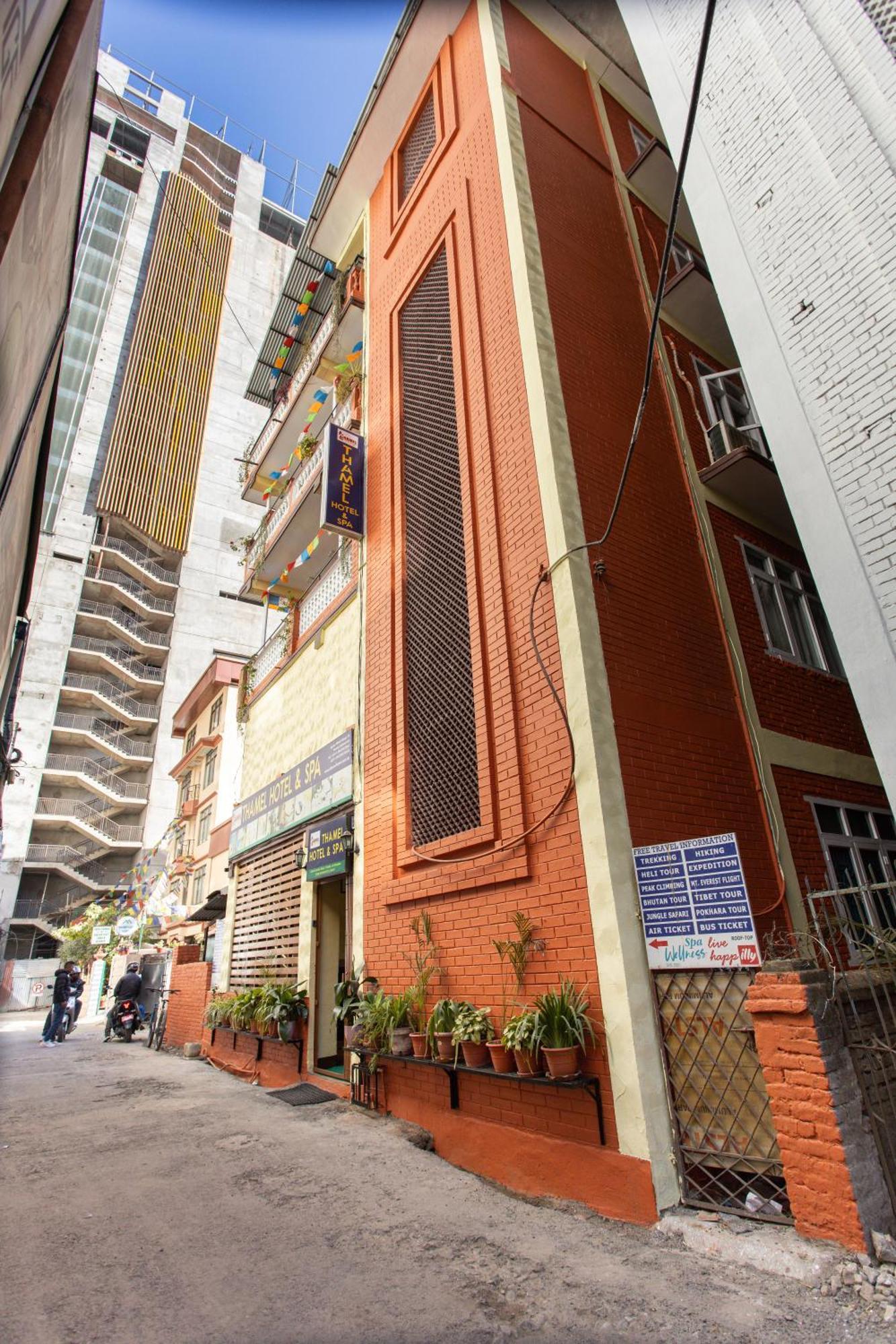 Thamel Hotel & Spa カトマンズ エクステリア 写真